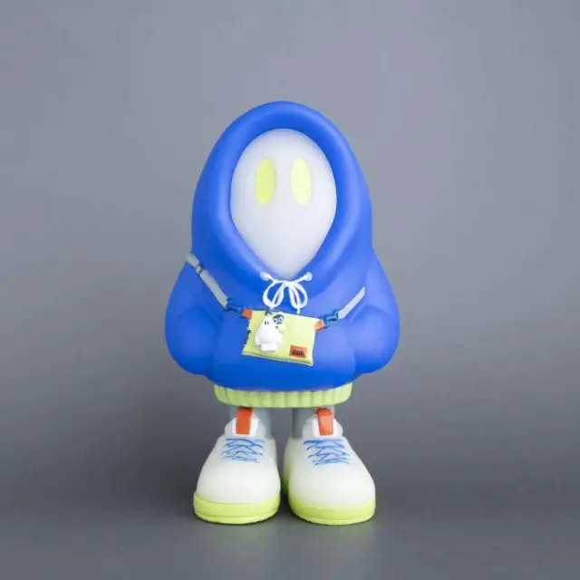 フードかぶりおばけちゃんのソフビ[蓄光/Blue]

POPUP STORE開催中のスータンホビーさんと
11/7〜11/9開催の自主開催POPUPでも販売致します！

おばけちゃんアカウントもご確認の上ぜひご来店ください！👻
@nanashi_no_obake

【イベント情報】
自主開催POPUP STORE in SHIBUYA “POPCORN”

・開催場所
リアムギャラリー
@iloveliamgallery
📍東京都渋谷区神泉町3-4 ウェルズ渋谷101

・開催期間
11月7日(金)～11月9日(日) 12:00 - 20:00
（開店時間が変更になりました！ご注意ください🙇‍♀️）

〰️〰️〰️

ななしのおばけちゃんPOPUP STORE in スータンホビー

・開催店舗
📍SOOTANG HOBBY OMOTESANDO（スータンホビー表参道）
@sootanghobby_official
住所：東京都渋谷区神宮前4丁目26−23

📍SOOTANG HOBBY AKIHABARA（スータンホビー秋葉原）
@sootanghobby_akihabara
住所：東京都千代田区外神田3丁目14−9 田中恒産ビル 2F

会期：10月25日(土) ～ 11月16日(日)11:00 〜 20:00
※両店舗同時刻

#ソフビ #スータンホビー #sootanghobby
#vinyltoys #softvinyl #arttoys
#ななしのおばけちゃん